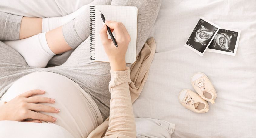 Qual è la differenza tra una gravidanza ottenuta con la riproduzione assistita e una gravidanza naturale?
