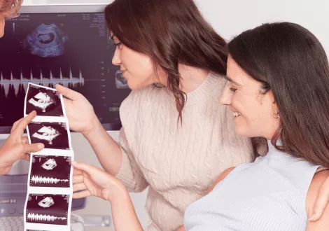 Educación y concienciación sobre la reproducción asistida para personas LGTBIQ+