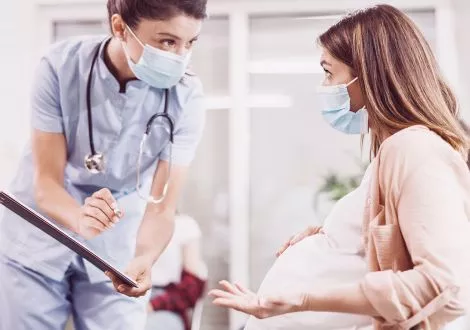 Do official bodies still advise vaccination against COVID-19 during pregnancy?