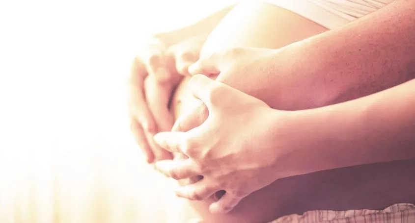 Grossesse après cancer : est-ce possible ?