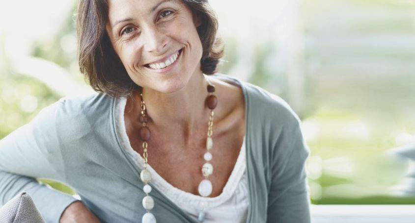 How is the egg donation treatment performed?